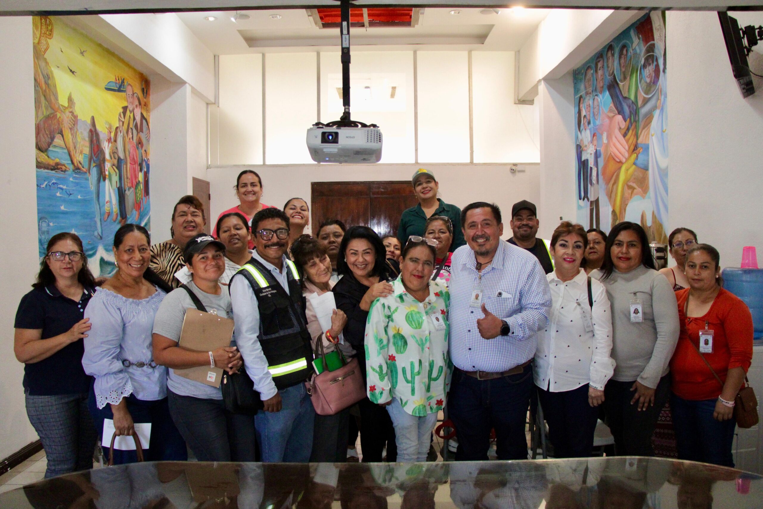 Reforzarán coordinación con representantes de colonias en Cabo San Lucas