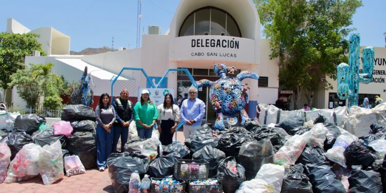 Entrega Delegación de Cabo San Lucas más de mil 400 kilos de plástico reciclado