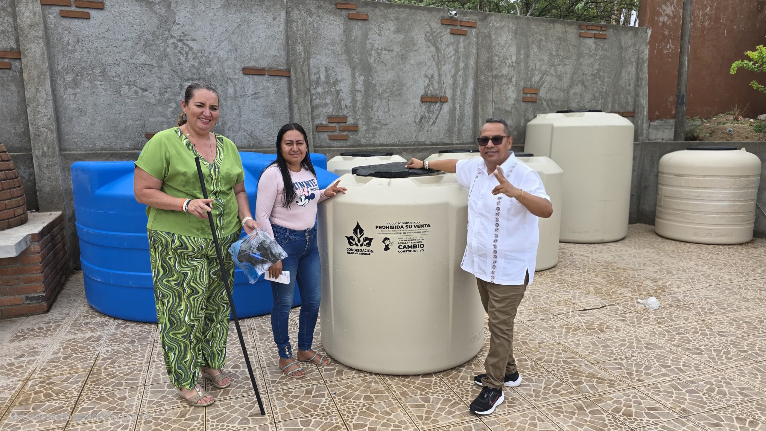 Impulsa regidora Marisela Montaño entrega de tinacos y cisternas para familias de Los Cabos