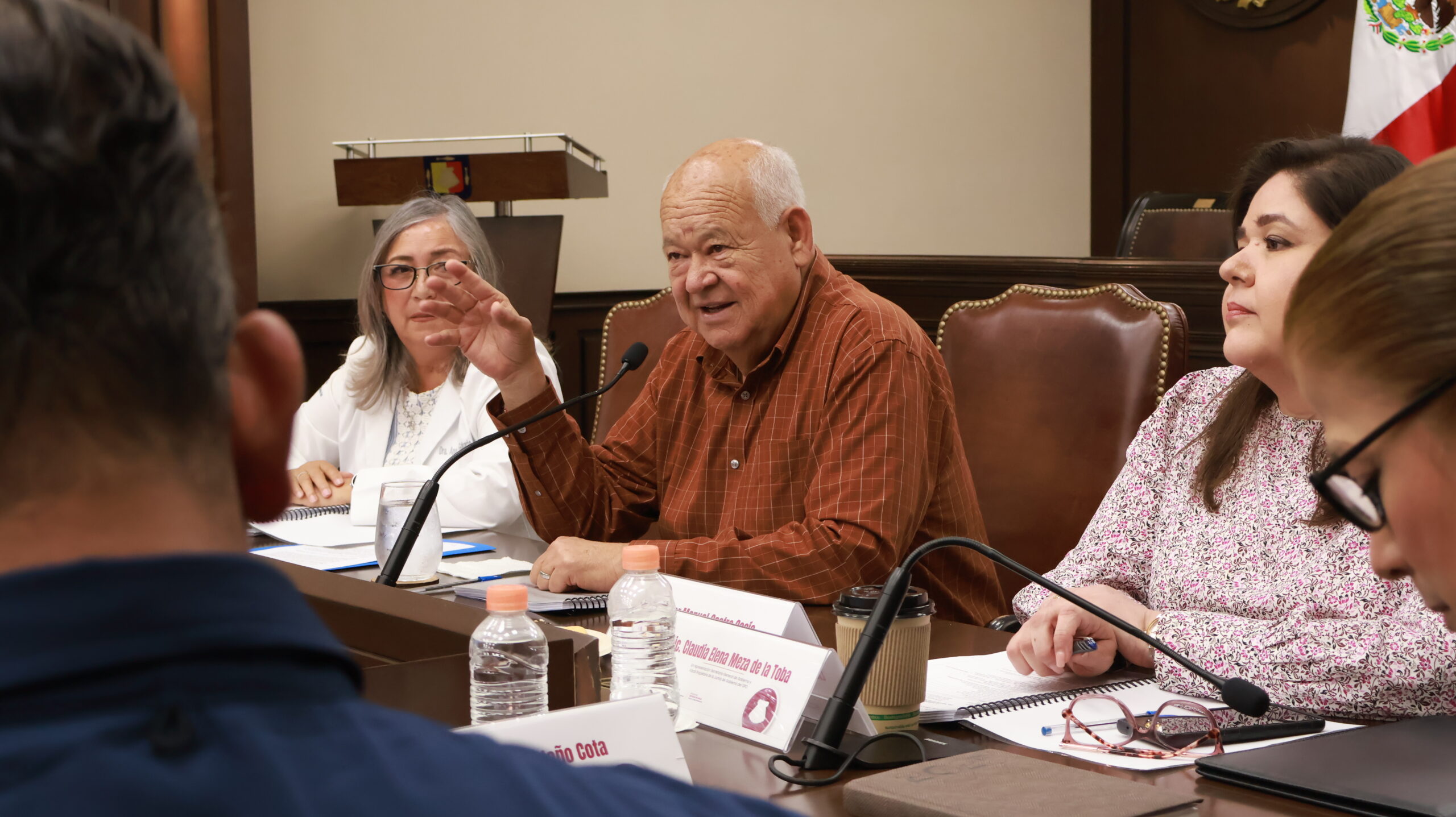 Consolidamos la transformación de los servicios de salud en BCS: Víctor Castro