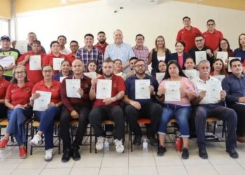 Capacitación en primeros auxilios para personal educativo, iniciativa conjunta de ICATEBCS y CECYTE La Paz