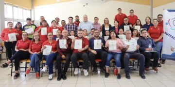 Capacitación en primeros auxilios para personal educativo, iniciativa conjunta de ICATEBCS y CECYTE La Paz