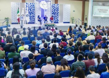 Conferencia “Sembrando Historia” reúne a más de 200 asistentes en la UABCS