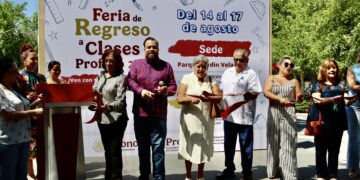 Instalan Feria de Regreso a Clases en el Jardín Velasco, de La Paz