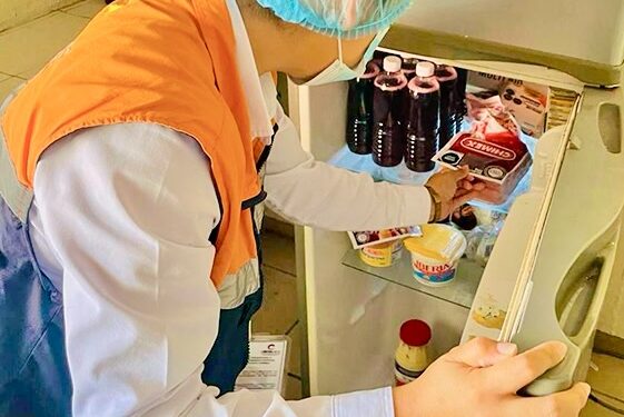 Verifica COEPRIS que puestos fijos y semifijos de comida laboren en condiciones adecuadas 