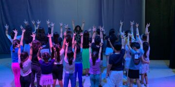 Niñas y niños aprenden Lengua de Señas Mexicana en taller de verano