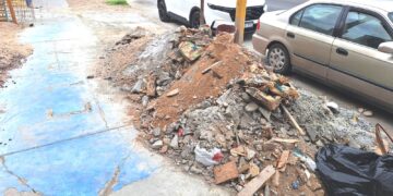 Supervisan inspectores de vía pública 63 predios obstruidos en la ciudad de La Paz