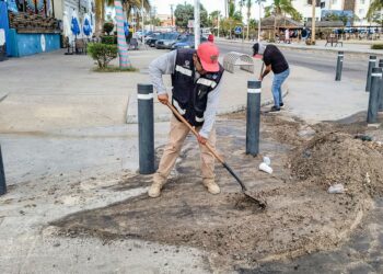 Refuerza Ayuntamiento de La Paz limpieza de vialidades tras lluvias del fin de semana