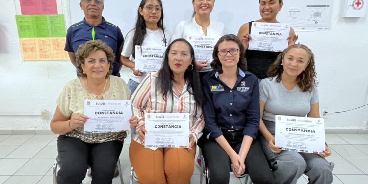 IMDIS concluye talleres de Lengua de Señas Mexicana en los niveles 2 y 3