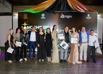 Celebran “Noche de Gala Juvenil 2025” en Cabo San Lucas; reconocen a jóvenes destacados