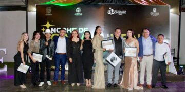 Celebran “Noche de Gala Juvenil 2025” en Cabo San Lucas; reconocen a jóvenes destacados