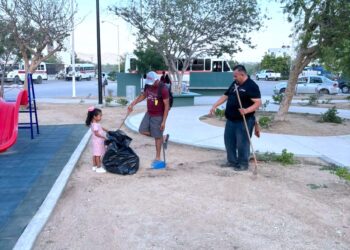 Realizan jornada de limpieza en parque del fraccionamiento Montebello, en San José del Cabo