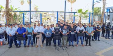 Entregan autoridades uniformes y equipamiento a elementos de Seguridad Pública Municipal