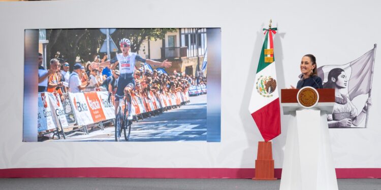 PRESIDENTA CLAUDIA SHEINBAUM RECONOCE A ISAAC DEL TORO Y RANDAL WILLARS POR TRIUNFOS DEPORTIVOS DEL FIN DE SEMANA