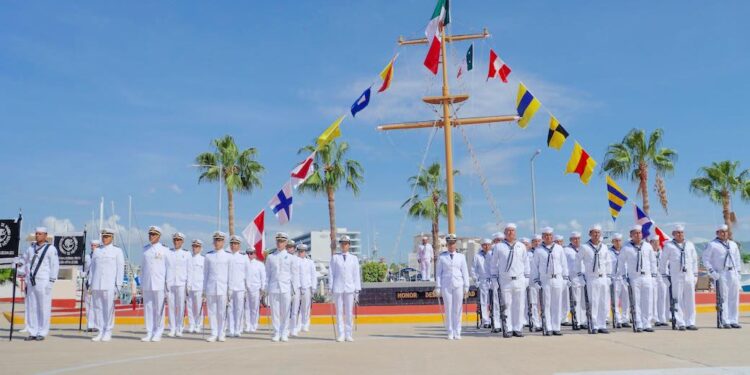 Asiste Christian Agúndez a la Ceremonia de Entrega-Recepción del Mando de Armas del Sector Naval de Cabo San Lucas