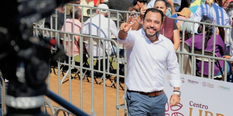 Christian Agúndez destaca proyectos federales en beneficio de las familias de Los Cabos durante el Informe de la presidenta Claudia Sheinbaum 