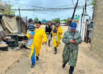 Autoridades garantizan atención en albergues a familias de zonas de riesgo en Cabo San Lucas 