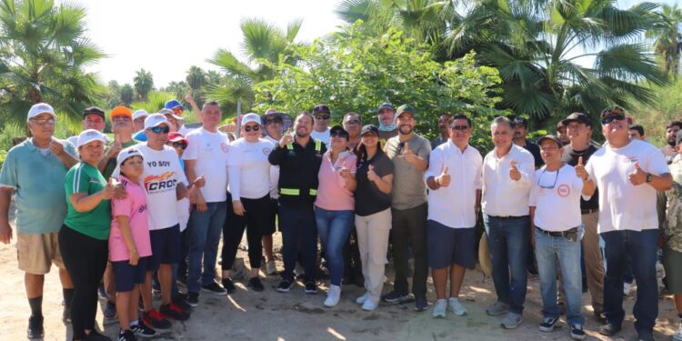 Autoridades Municipales y CROC participan con labores de limpieza en el Estero de San José del Cabo