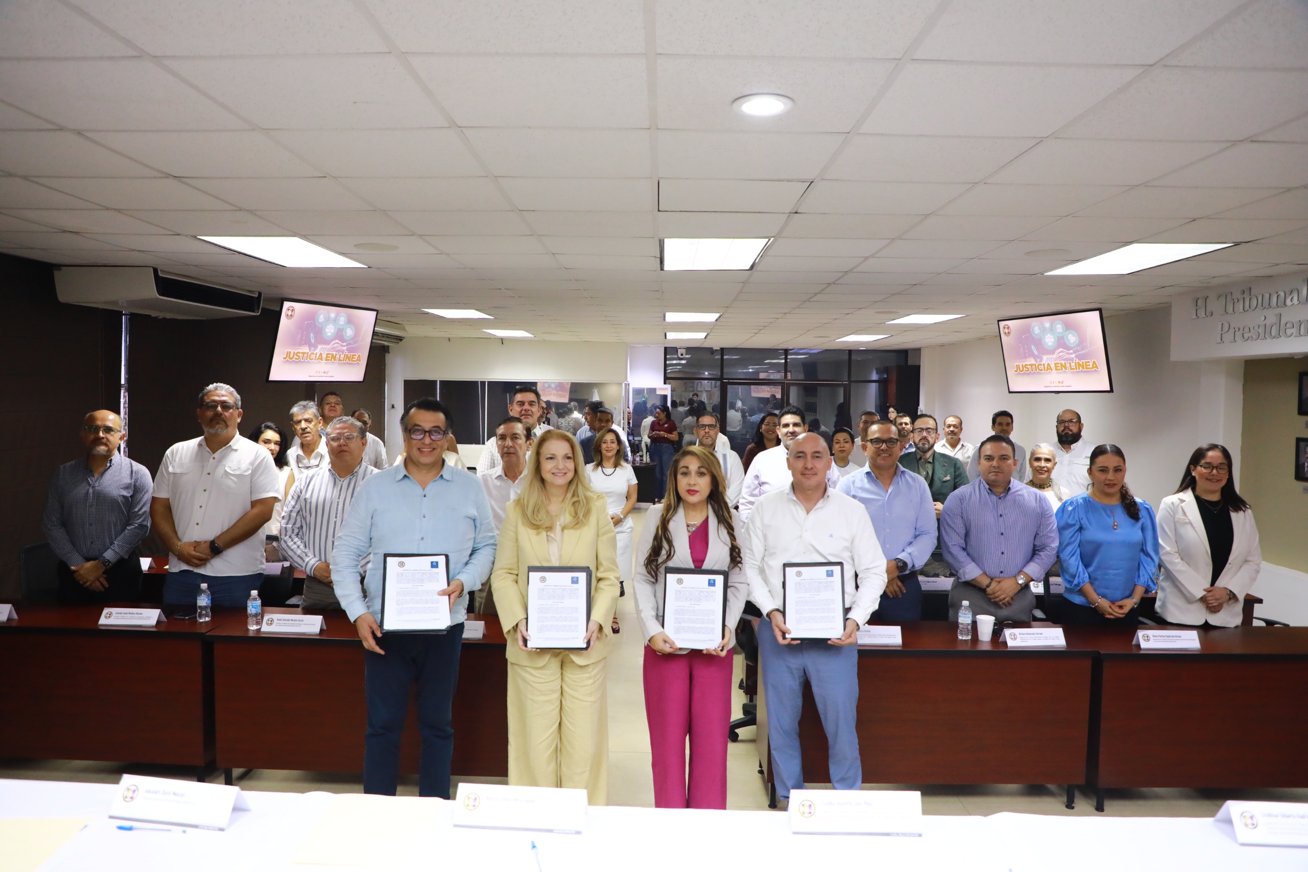 Poder Judicial de BCS firma Convenio Interinstitucional de Comunicación Oficial Digital con Colegio de Notarios de BCS