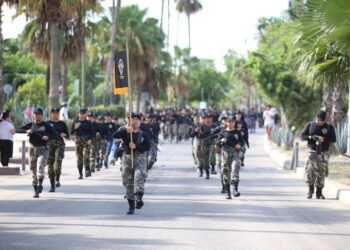 Celebran en San José del Cabo desfile cívico-militar por el 215 aniversario de la Independencia de México