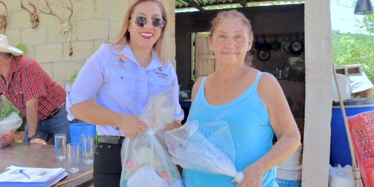 Entrega DIF Los Cabos despensas a familias de la subdelegación de San Felipe y rancherías aledañas