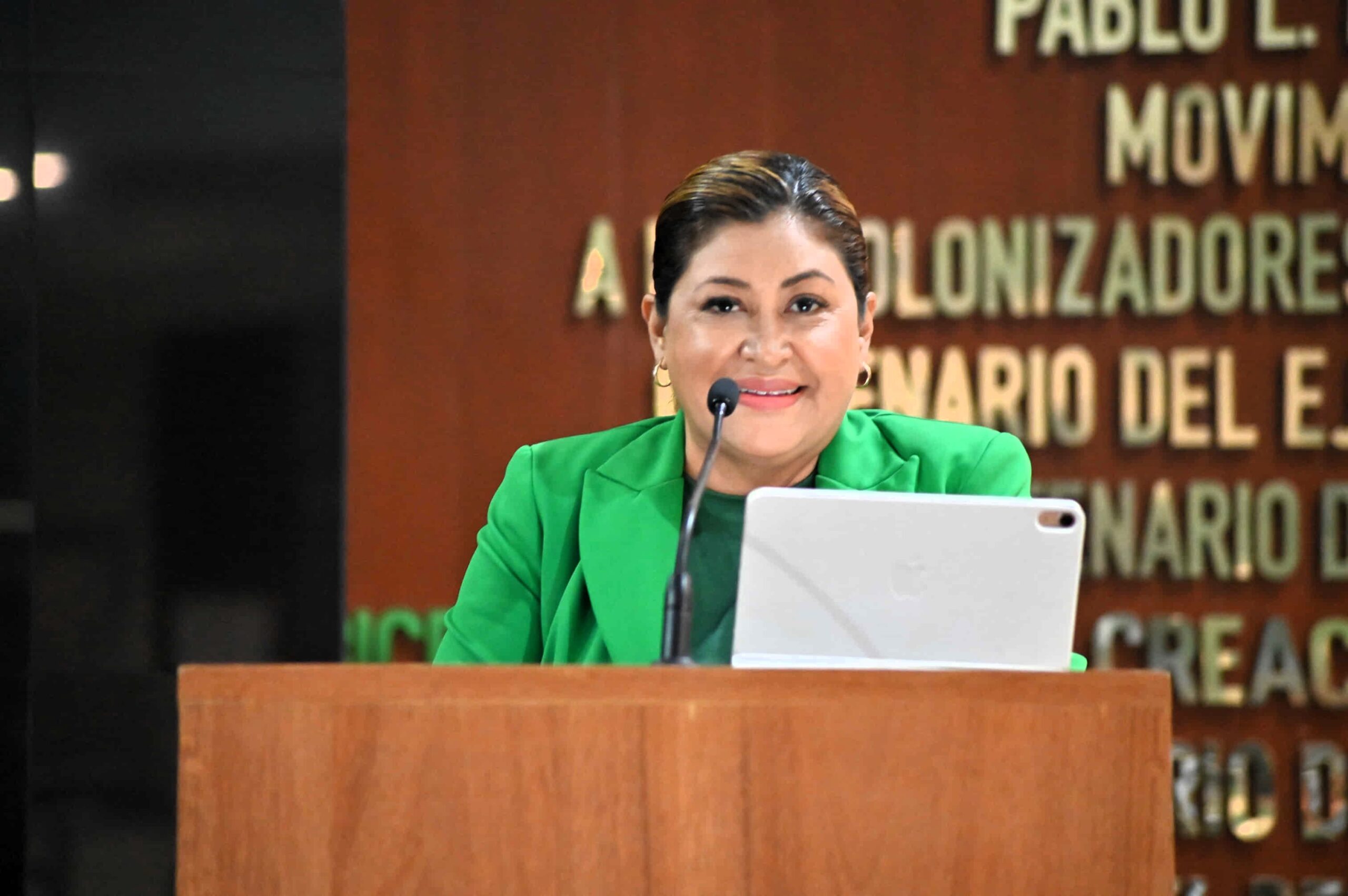 Compromete diputada Cristina Contreras legislación ambiental sostenible