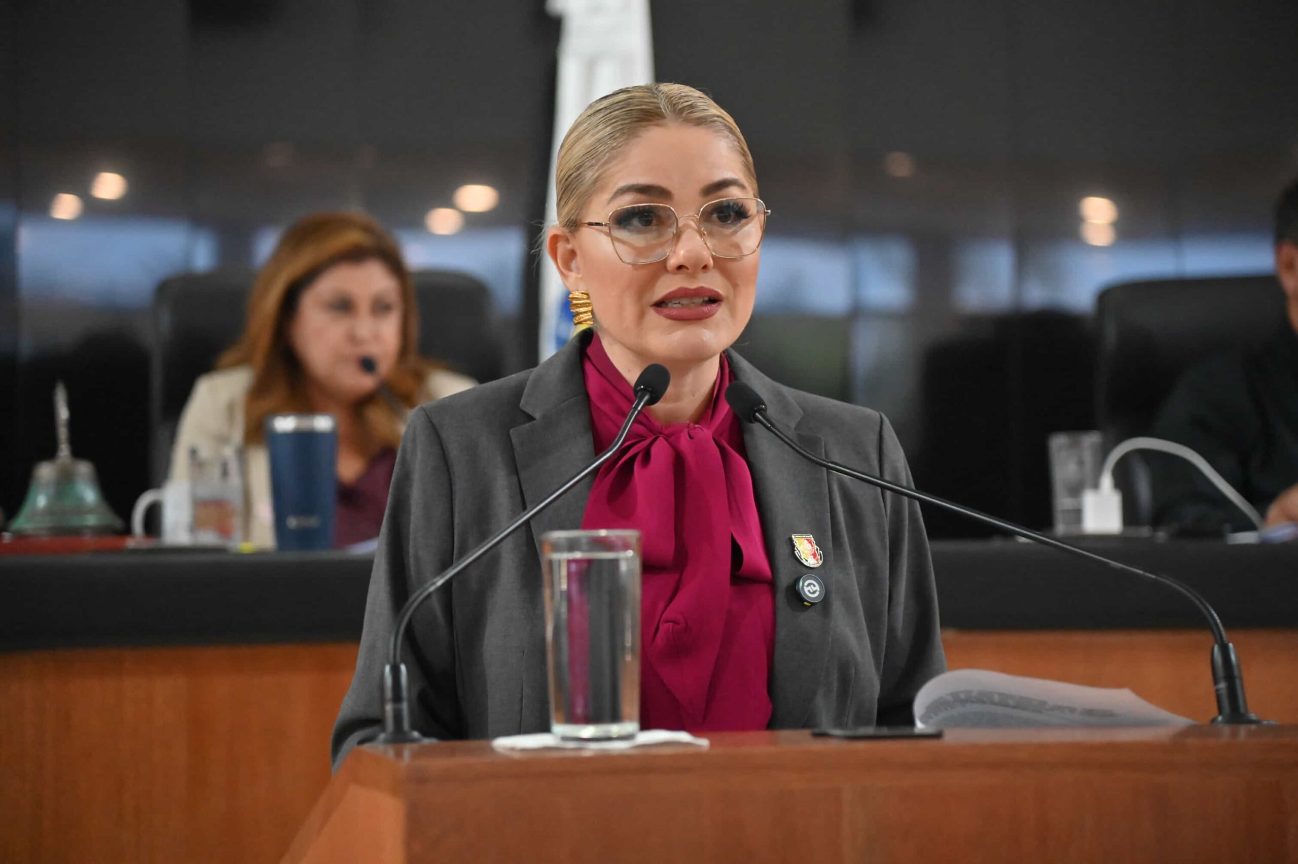 Proponen tipificar el acoso laboral y por razón de género en el Código Penal de BCS