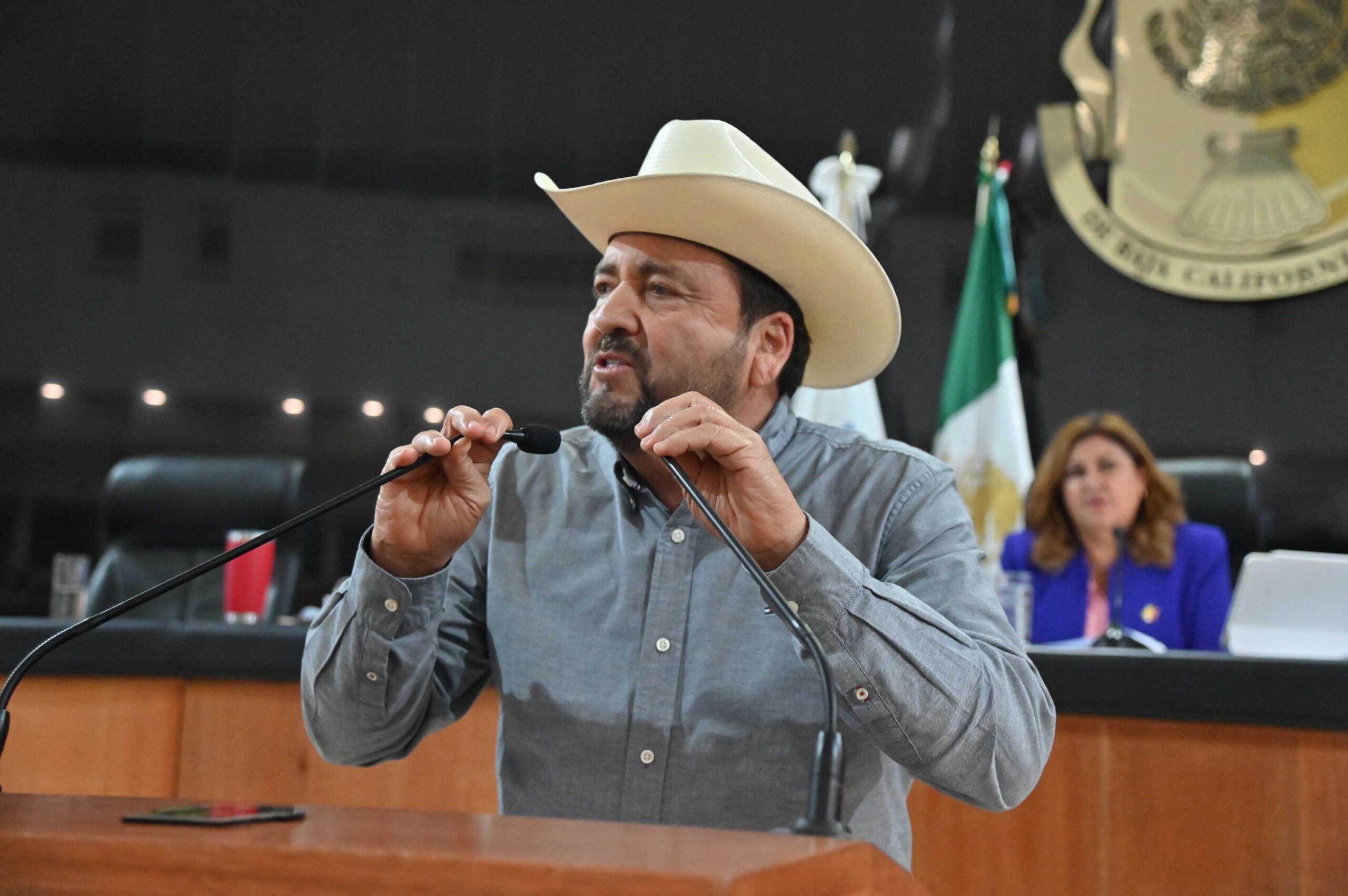 Busca diputado Venustiano Pérez mejorar vialidad en la UABCS