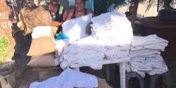 Realiza delegada Karina de la O entrega de apoyos en colonias de Cabo San Lucas