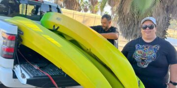Entregan kayaks para reforzar retiro de lirio acuático en Estero de San José del Cabo