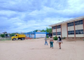 Recibe Secundaria Técnica 19 apoyo para el mejoramiento de cooperativa escolar  