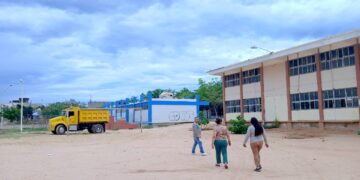 Recibe Secundaria Técnica 19 apoyo para el mejoramiento de cooperativa escolar  