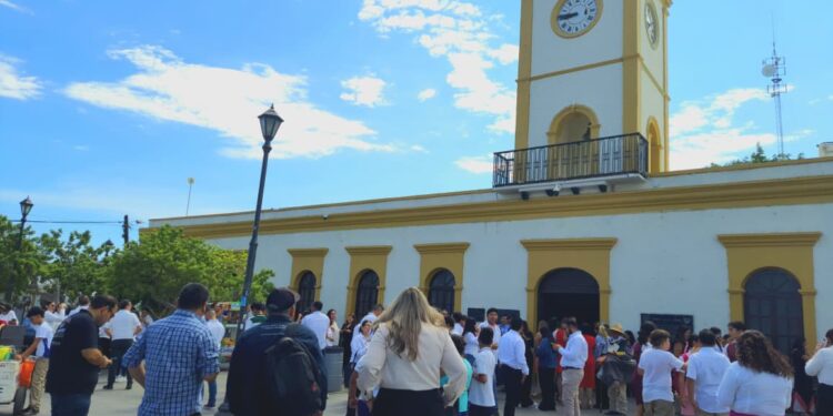 Evacuación ante sismo en Palacio Municipal de Los Cabos