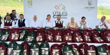 Ayuntamiento de Los Cabos ha beneficiado a más de 15 mil estudiantes a través del programa “Útiles con Cambio”