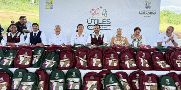 Ayuntamiento de Los Cabos ha beneficiado a más de 15 mil estudiantes a través del programa “Útiles con Cambio”