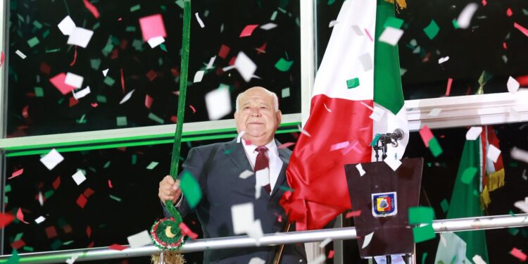 Presidió gobernador Víctor Castro ceremonia por el 215 aniversario del Grito de la Independencia