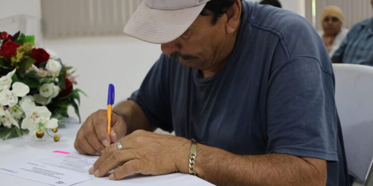 Beneficia SEDIF a familias de Comondú con pensiones humanitarias