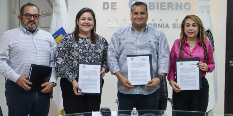 Firman los Poderes Ejecutivo y Judicial un convenio para modernizar la comunicación oficial a través del uso de tecnologías  