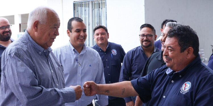 Reconoce Castro Cosío la labor de trabajadores del Gobierno del Estado en beneficio de la sociedad sudcaliforniana