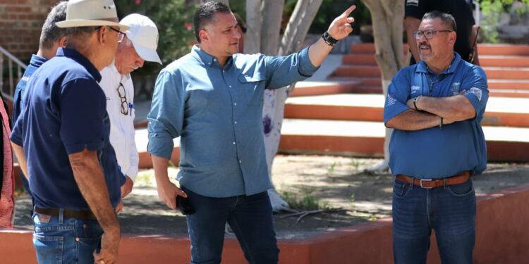 Brinda secretario General de Gobierno atención en territorio por lluvias en Mulegé