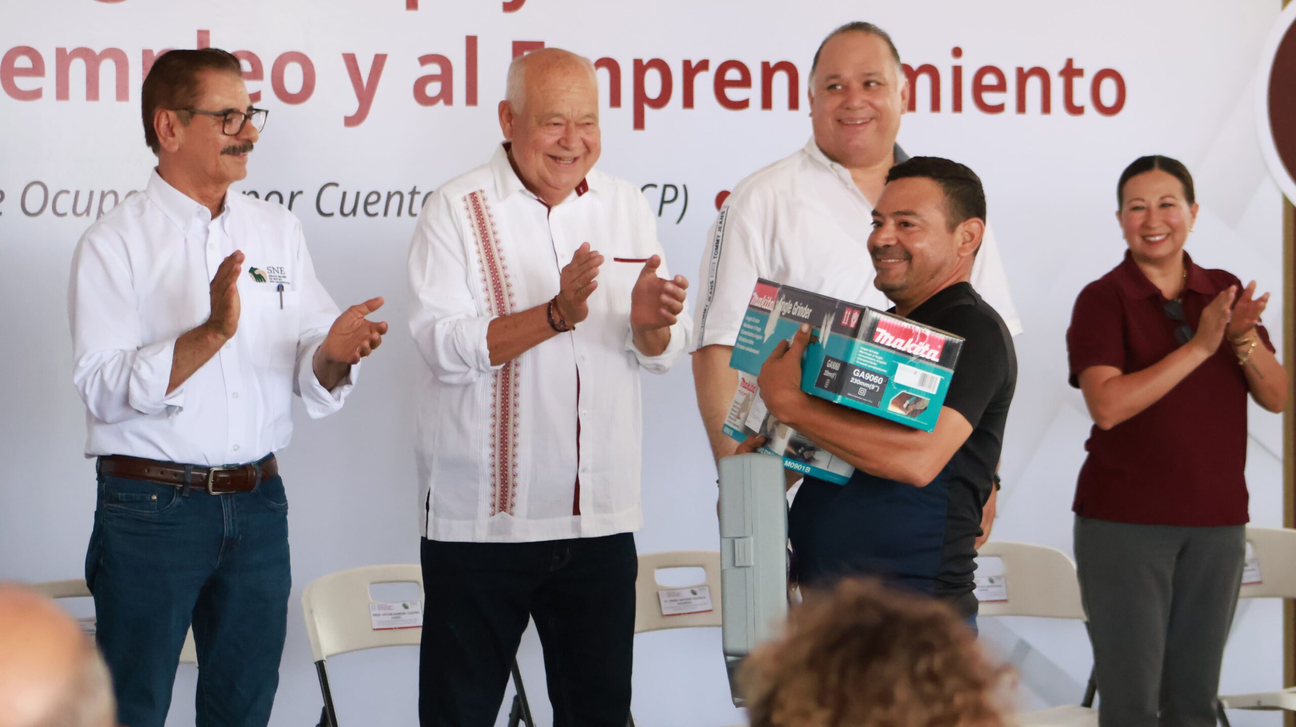 Impulsa Gobierno de BCS, autoempleo y emprendimiento con entrega de apoyos a familias paceñas