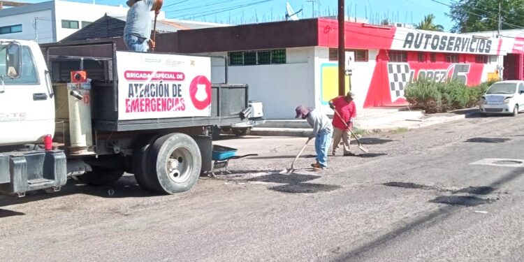 Avanza el Gobierno del Estado en trabajos de bacheo y limpieza de calles