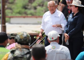 Recorre gobernador Castro Cosío zonas afectadas en San Ignacio y reitera apoyo total a las familias