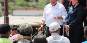 Recorre gobernador Castro Cosío zonas afectadas en San Ignacio y reitera apoyo total a las familias