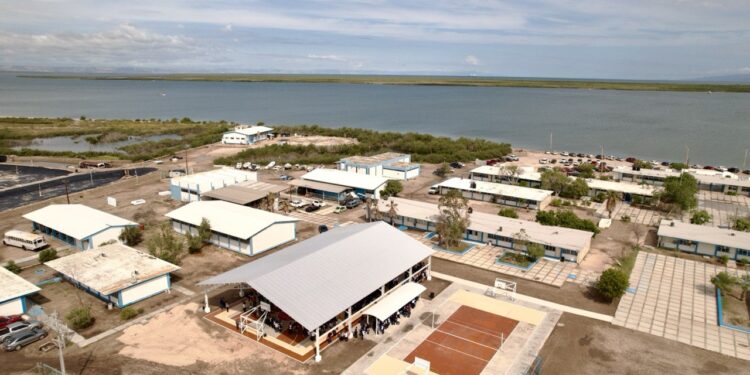 Entrega Víctor Castro obras de mejoramiento e infraestructura educativa en CETMAR de La Paz