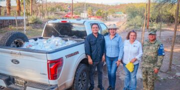CELINA RAMÍREZ ENCABEZA ENTREGA DE APOYOS CASA POR CASA EN SAN IGNACIO