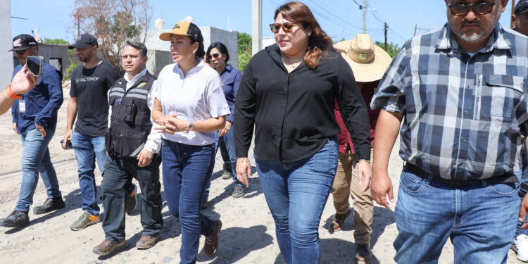 Recorre Milena Quiroga zonas afectadas por lluvias y supervisa trabajos de limpieza y rehabilitación
