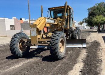 Inician trabajos de rehabilitación de vialidades en Los Planes