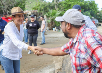 Supervisa Milena Quiroga afectaciones en Todos Santos tras las lluvias registradas