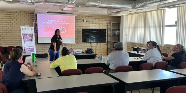 Imparte IMM taller sobre nuevos roles y estereotipos de género en CICIMAR-IPN